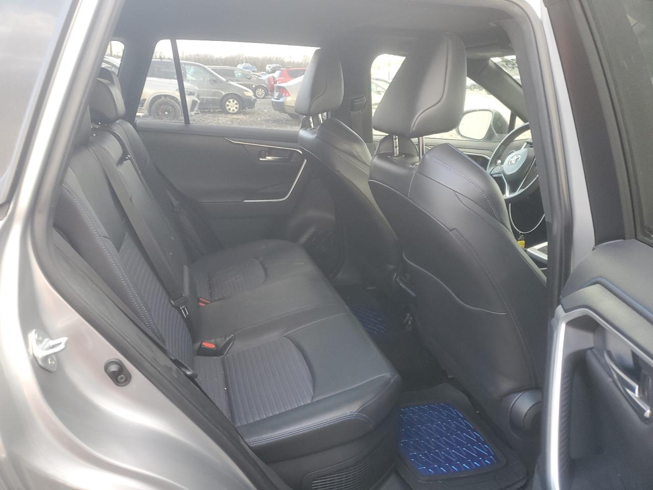 2020 Toyota RAV 4 - Image 11
