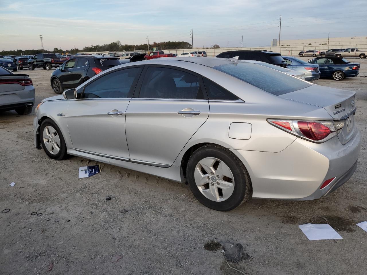 2012 Hyundai Sonata - Image 2