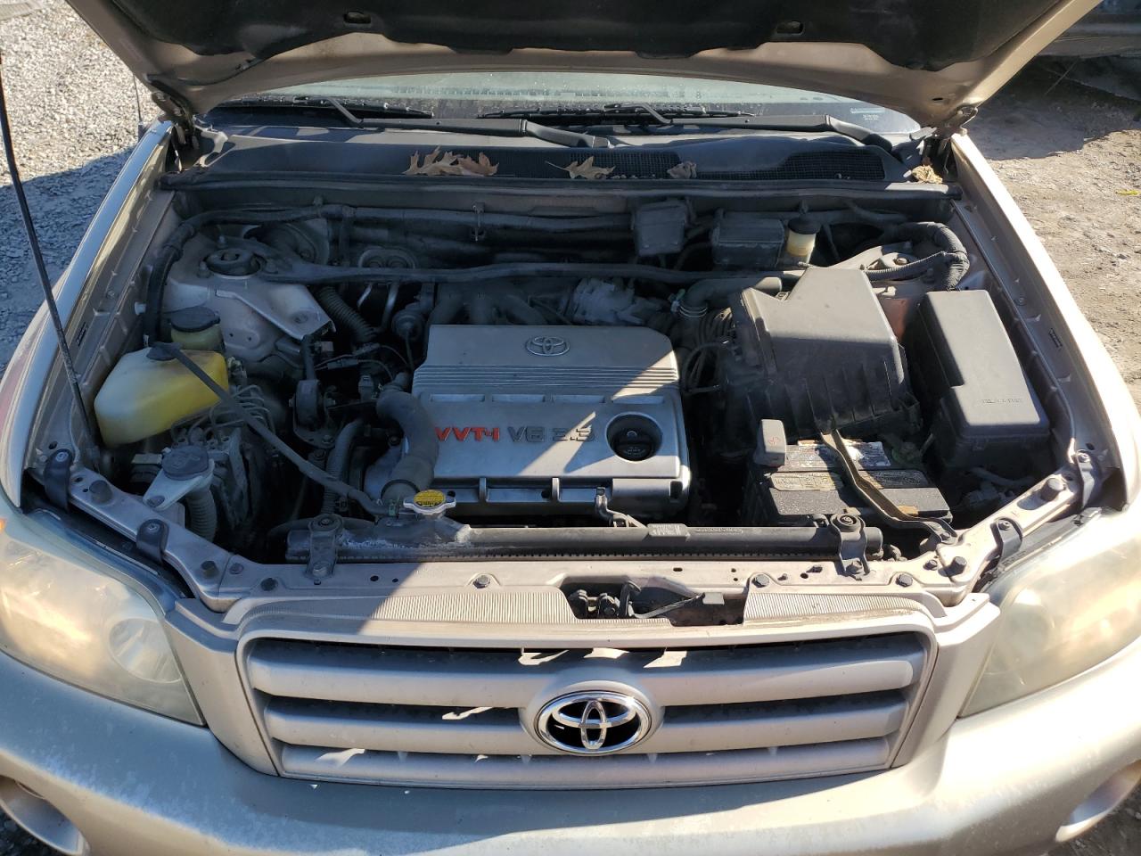 2004 Toyota Highlander - Image 12
