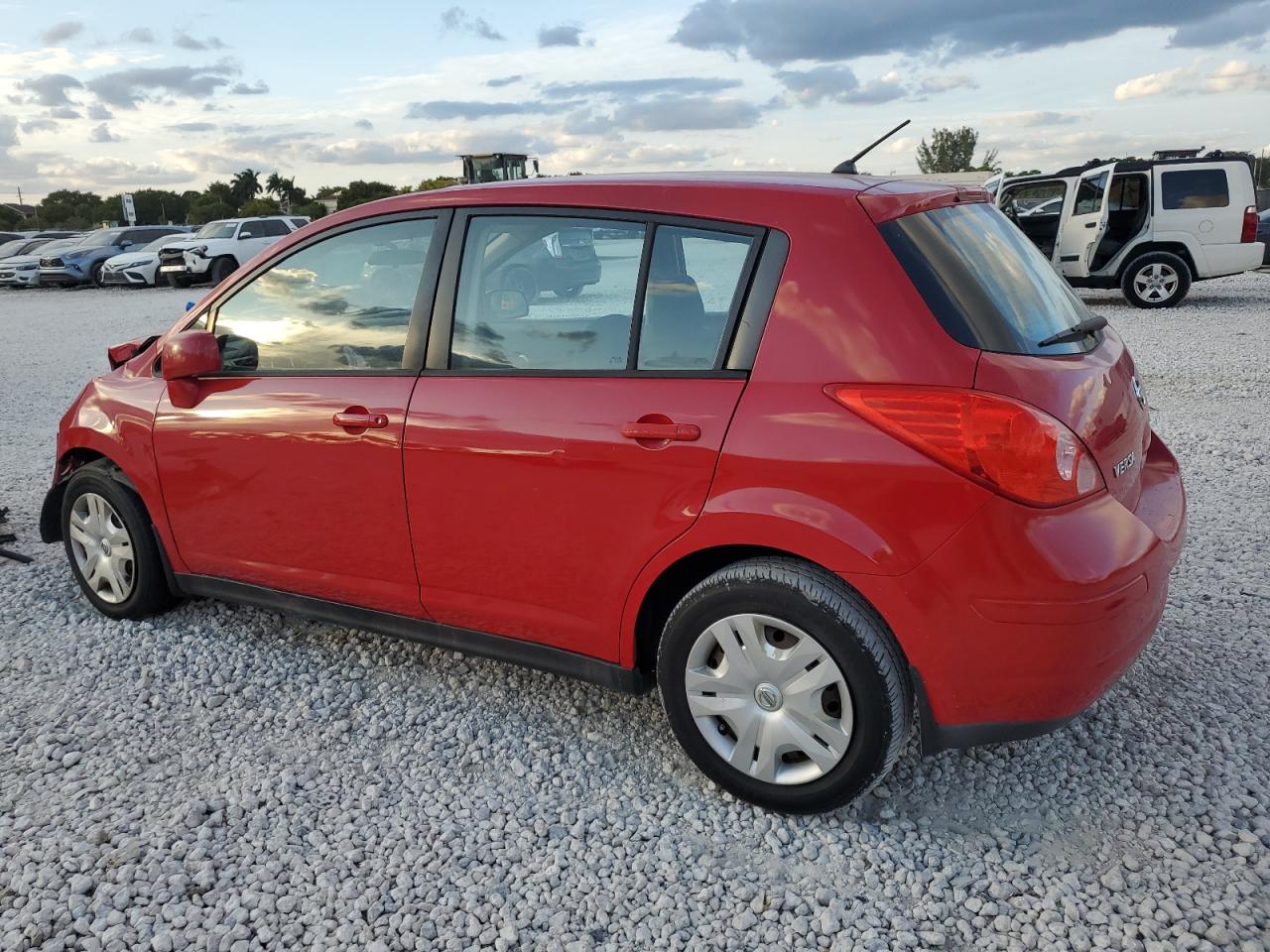 2010 Nissan Versa - Image 2