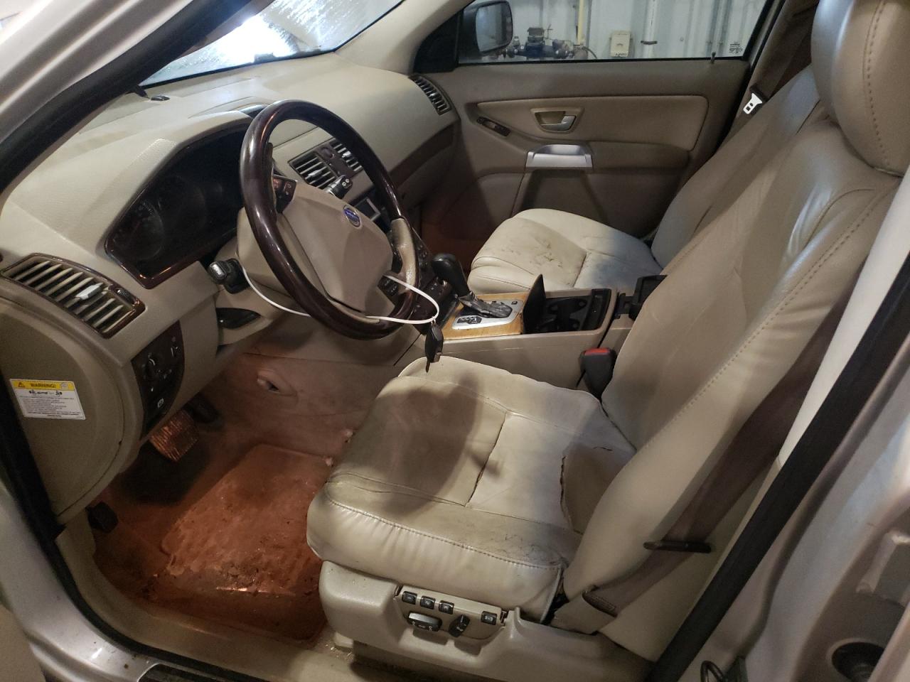 2004 Volvo XC90 - Image 7