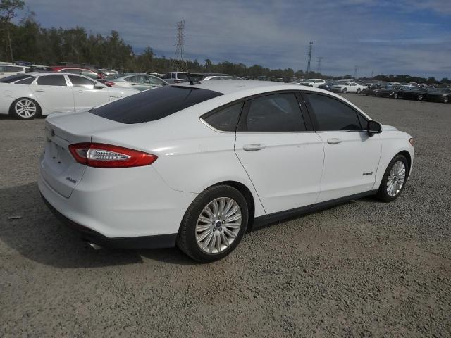 Седаны FORD FUSION 2015 Белы