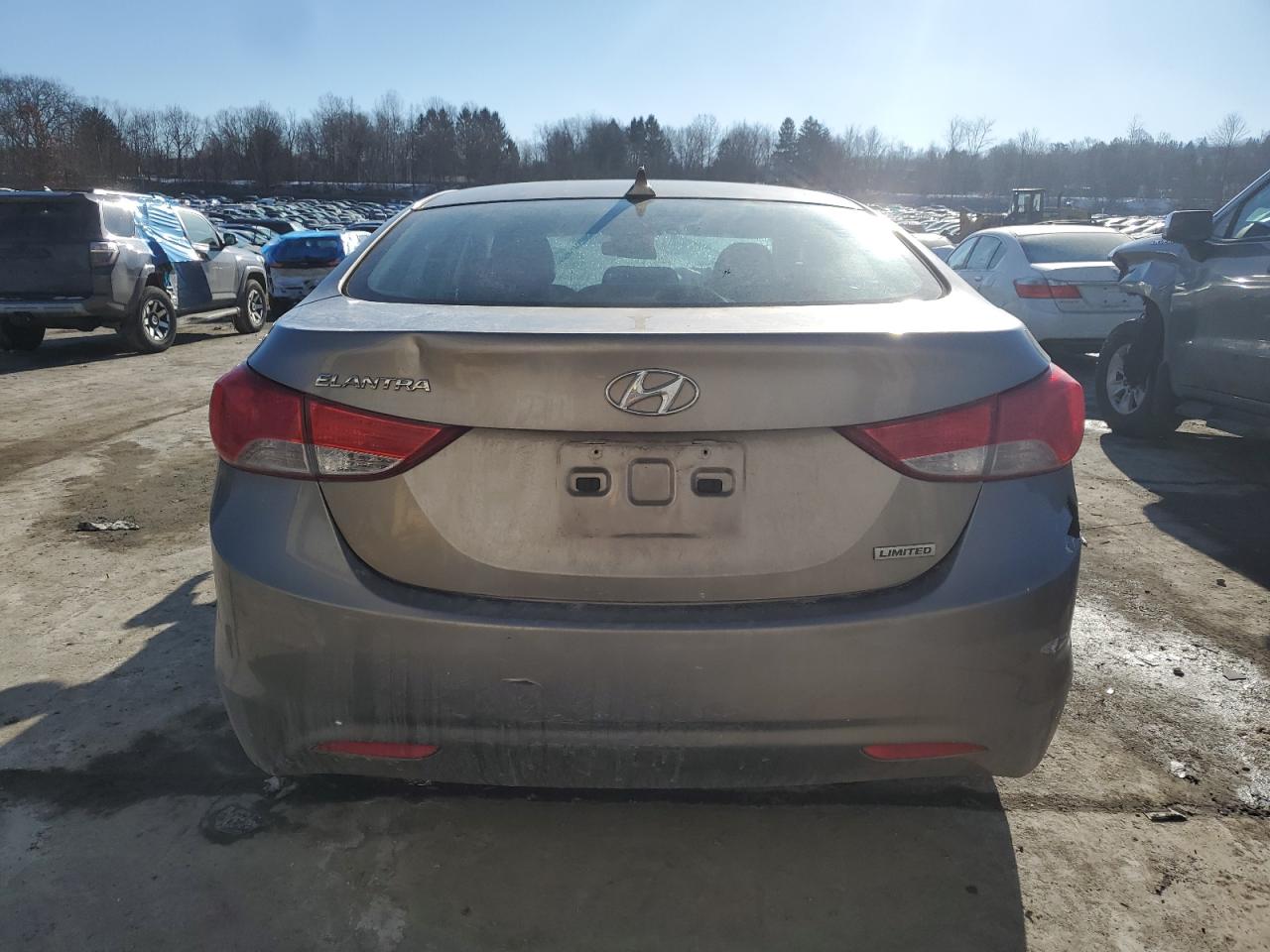 2012 Hyundai Elantra - Image 6