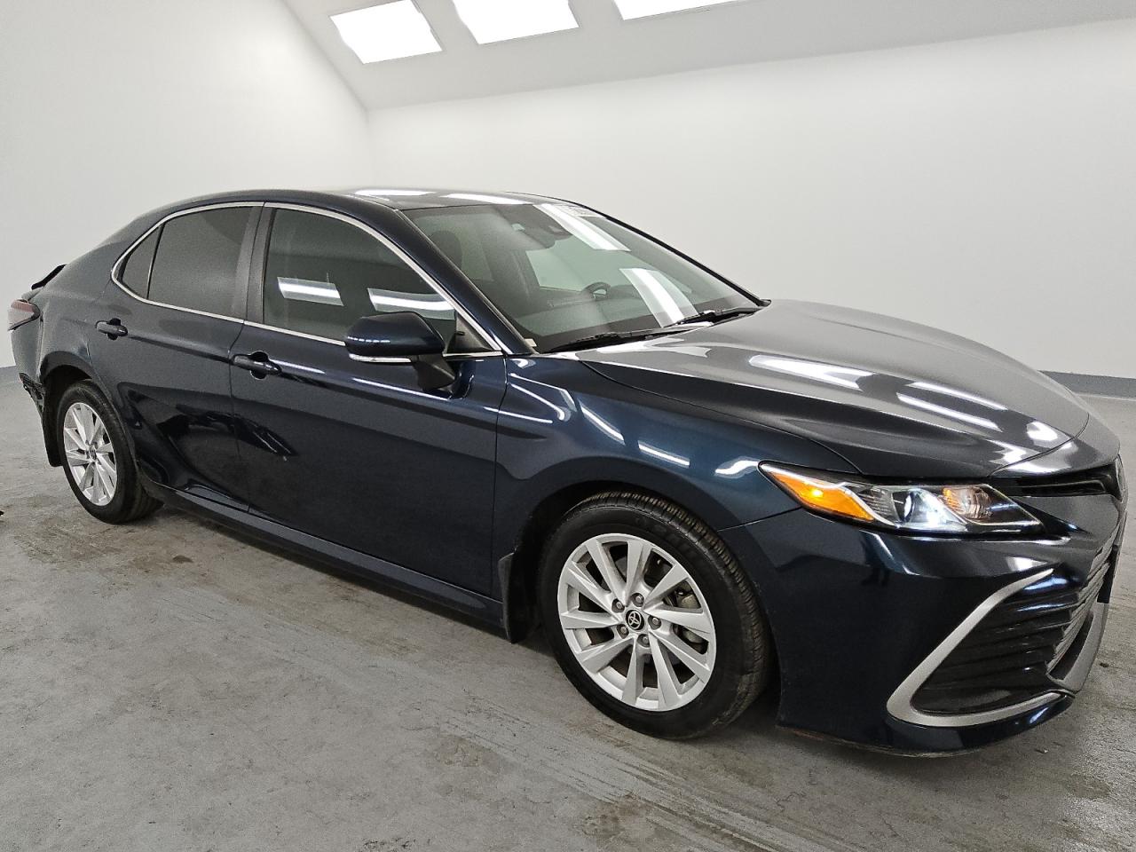 2021 Toyota Camry - Image 4