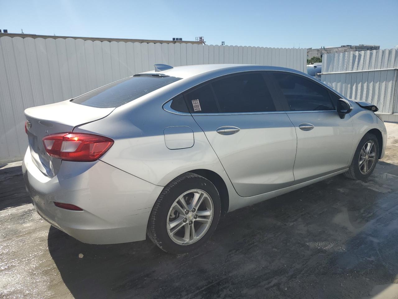 2017 Chevrolet Cruze - Image 3