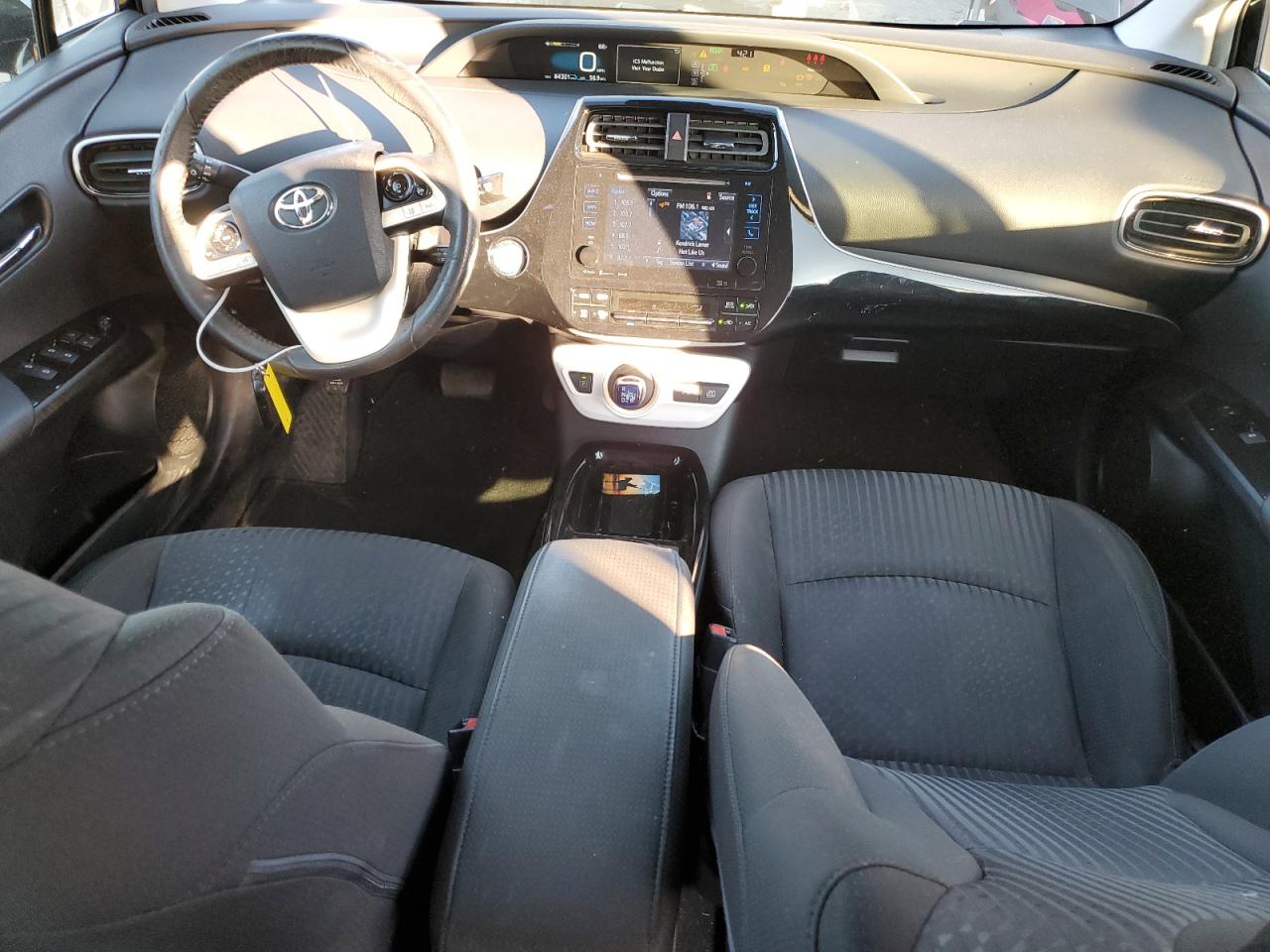 2017 Toyota Prius - Image 8