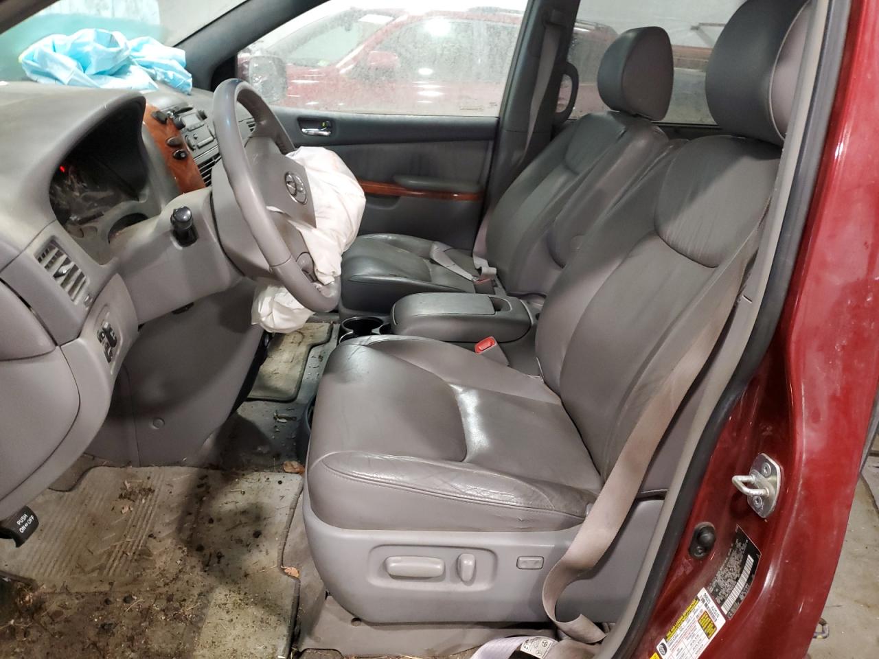 2009 Toyota Sienna - Image 7