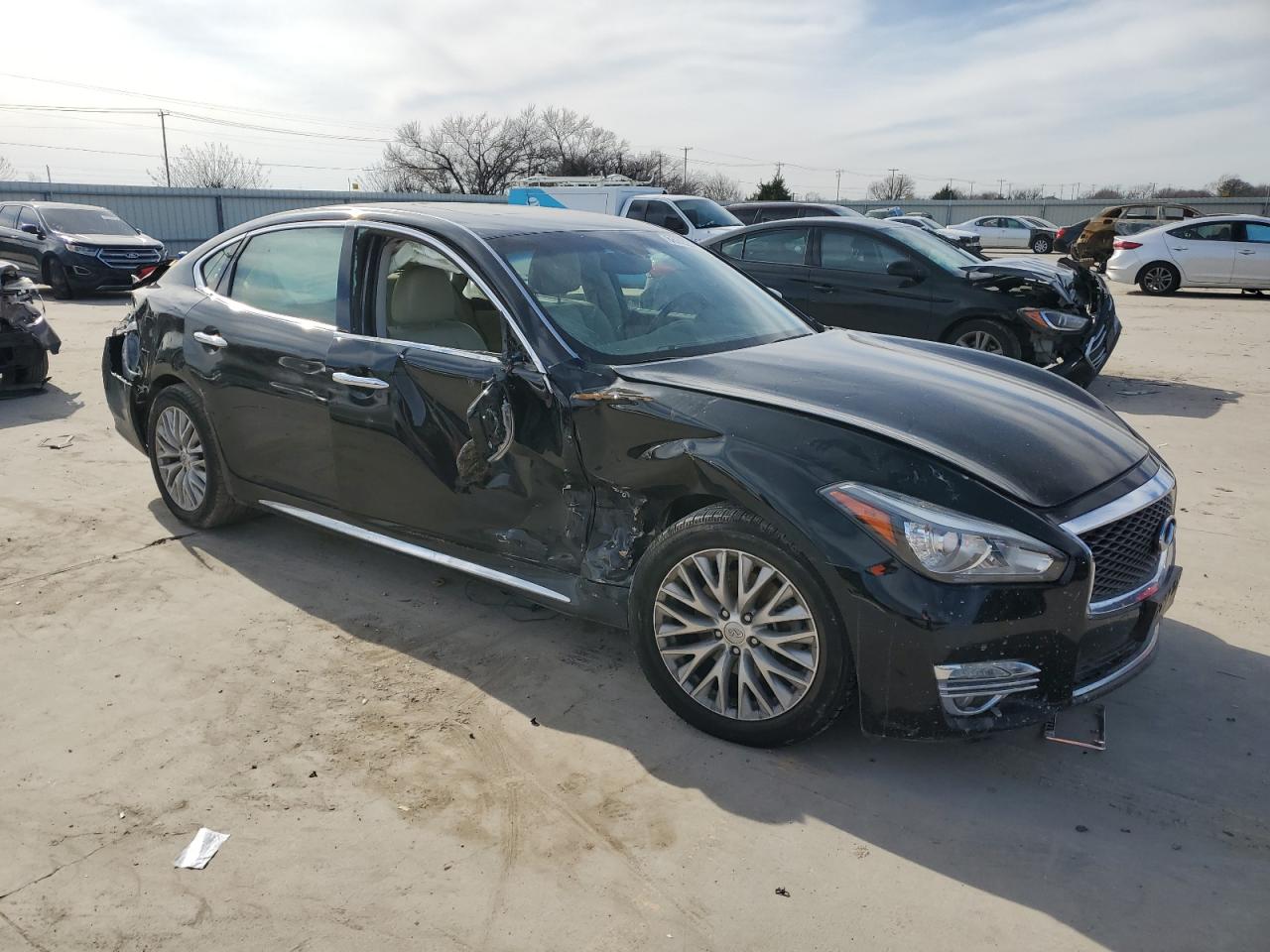 2015 Infiniti Q70 - Image 4
