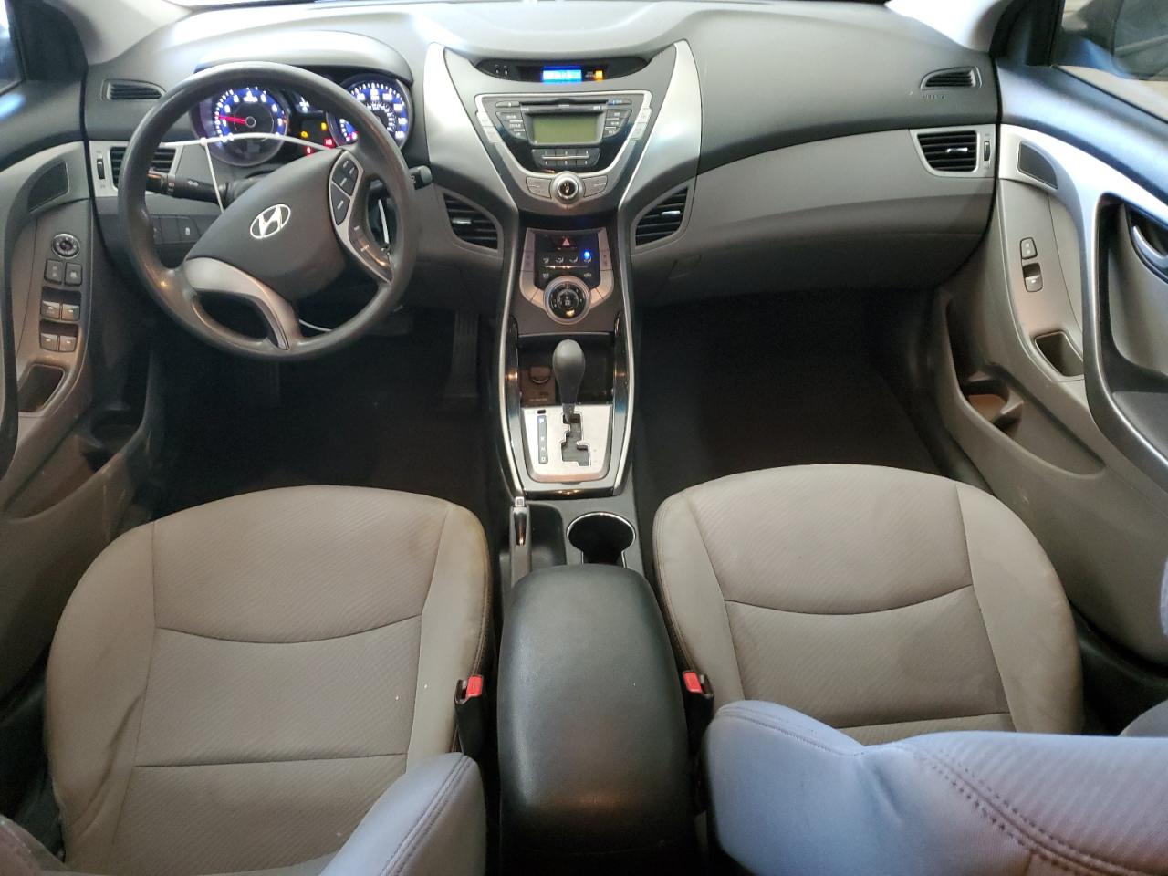 2013 Hyundai Elantra - Image 8