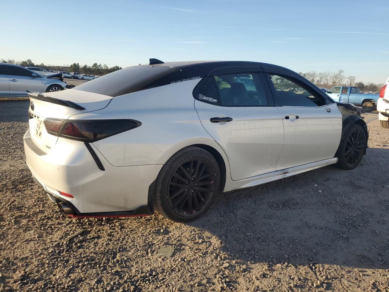 4T1BZ1HK1JU017115 TOYOTA CAMRY 2018