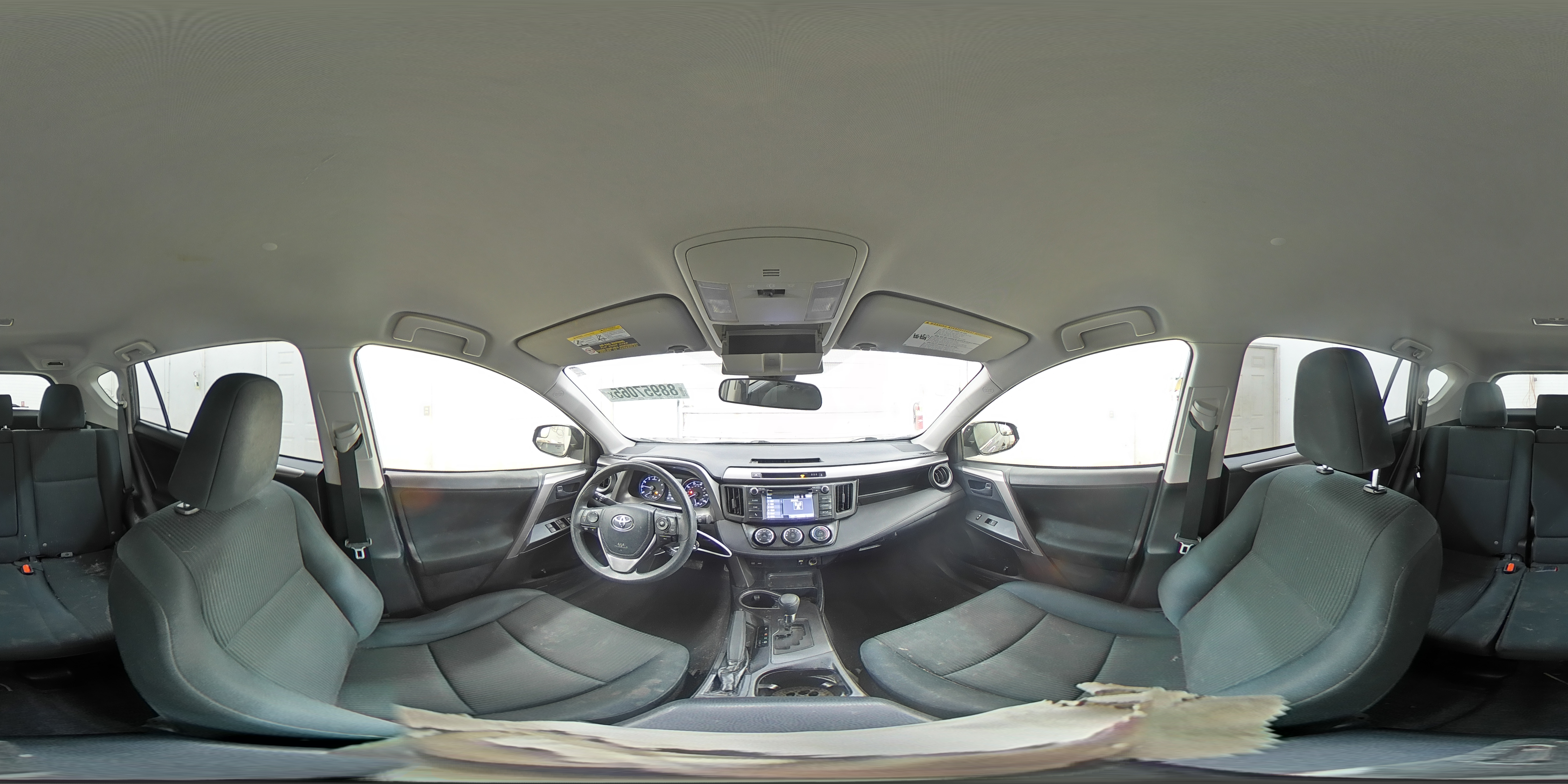 2018 Toyota RAV 4 - Image 16
