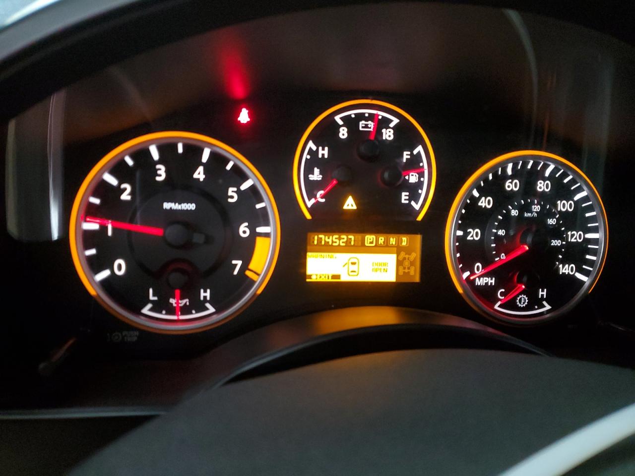 2012 Nissan Titan - Image 9