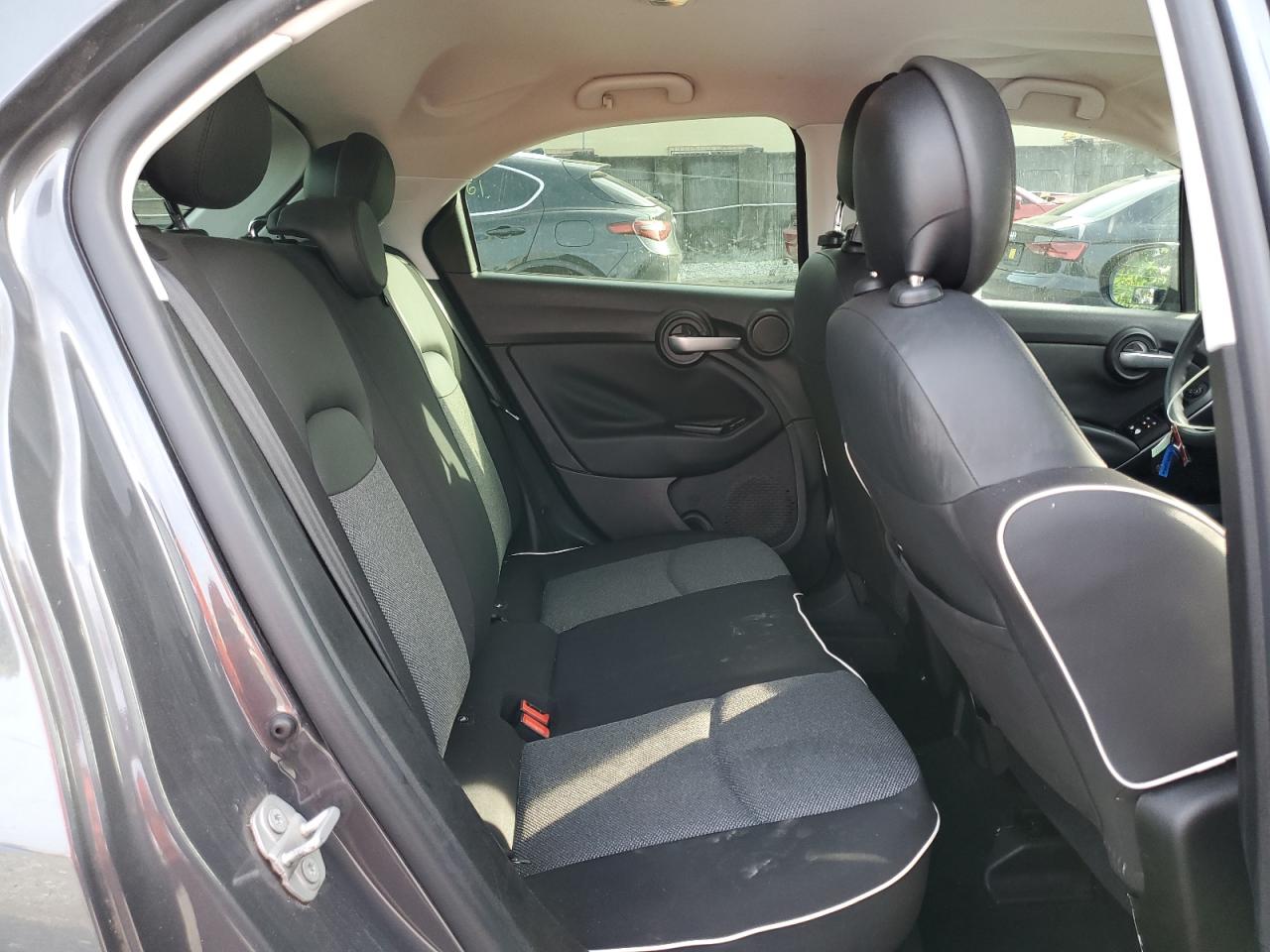 2018 Fiat 500 - Image 10