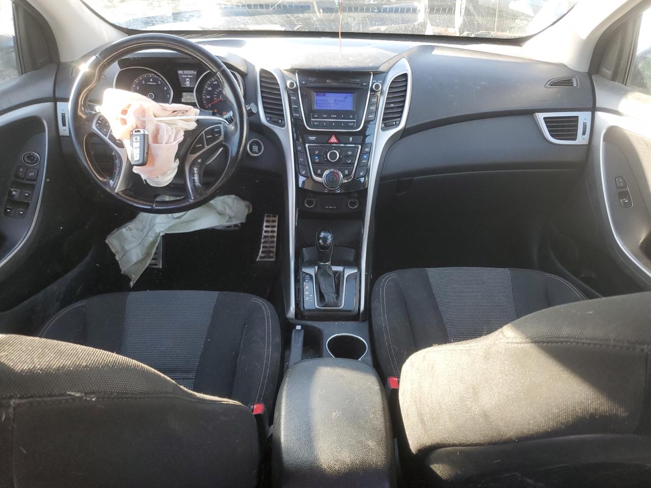 2013 Hyundai Elantra - Image 8