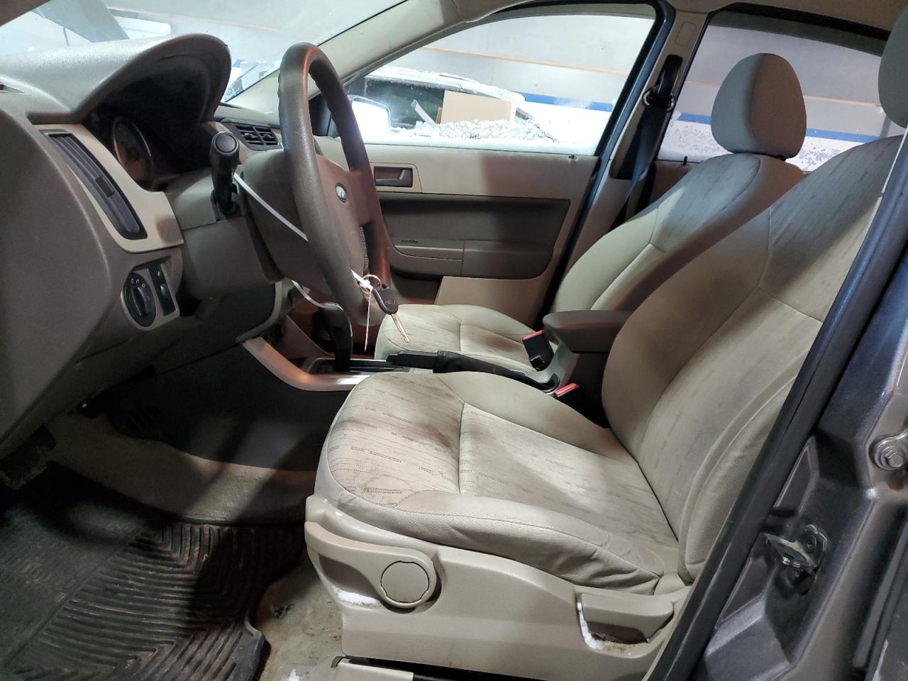 2010 Ford Focus - Image 7
