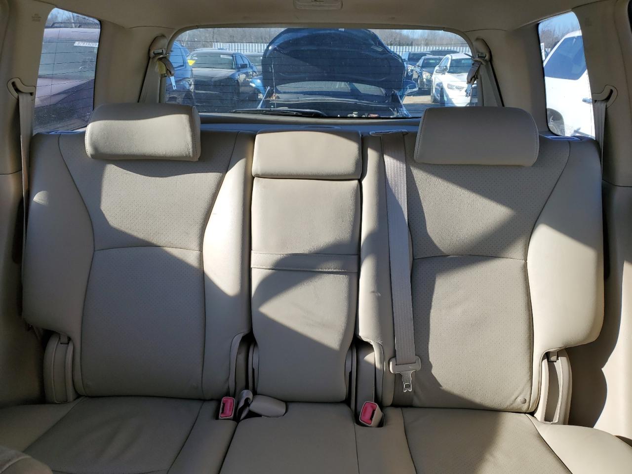 2005 Toyota Highlander - Image 10