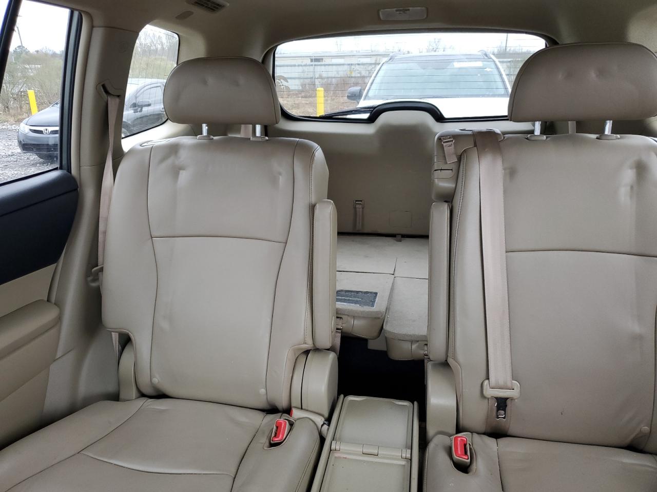 2011 Toyota Highlander - Image 10