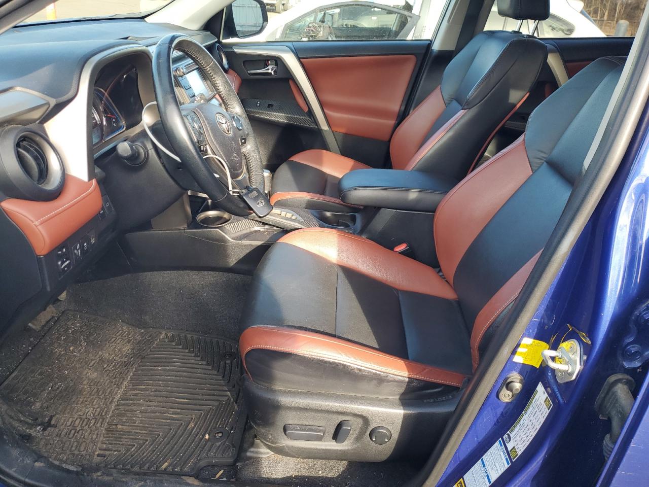 2014 Toyota RAV 4 - Image 7