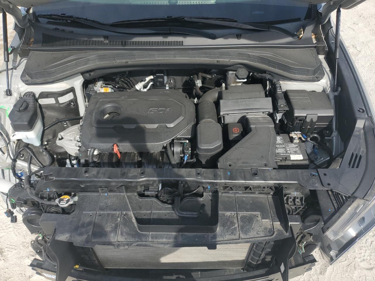 2020 Hyundai Santa Fe - Image 12