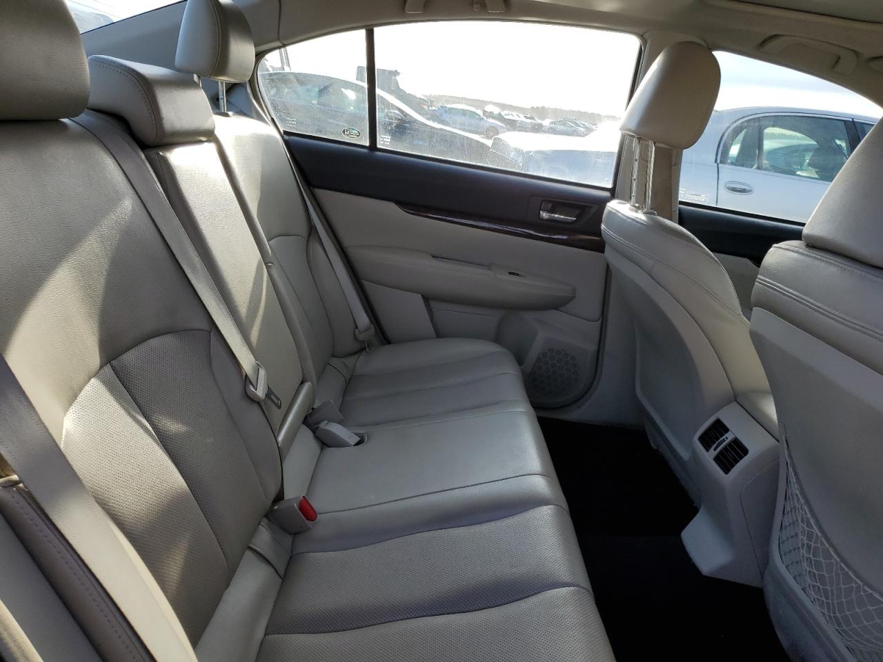 2013 Subaru Legacy - Image 10