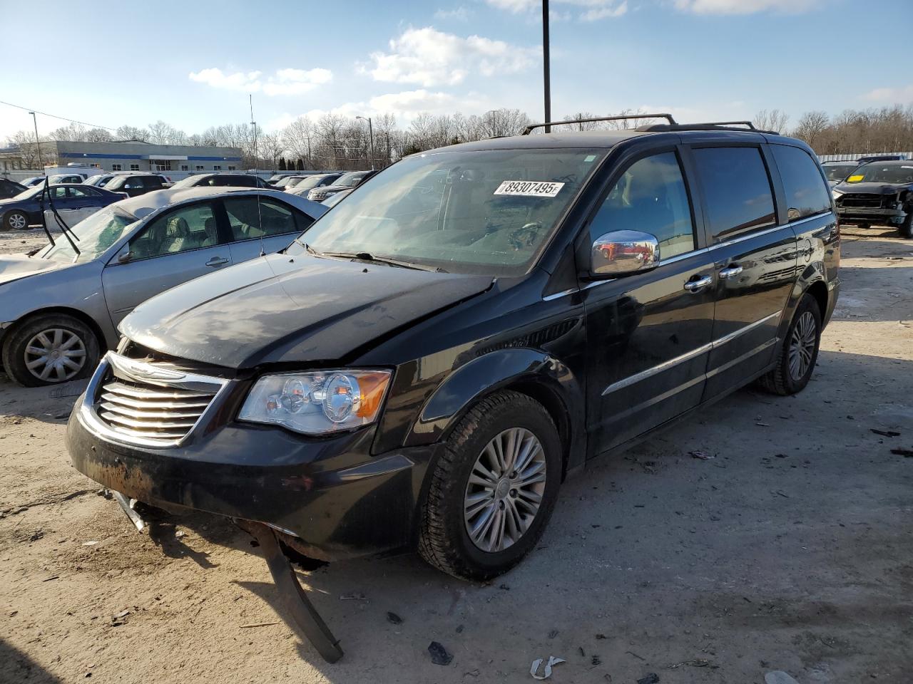 2016 Chrysler Town & Country - Image 1