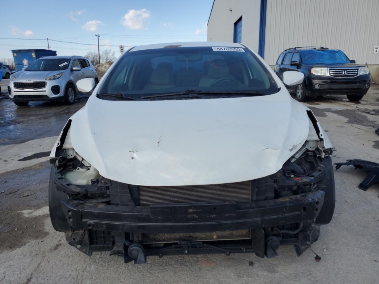2013 Hyundai Elantra - Image 5