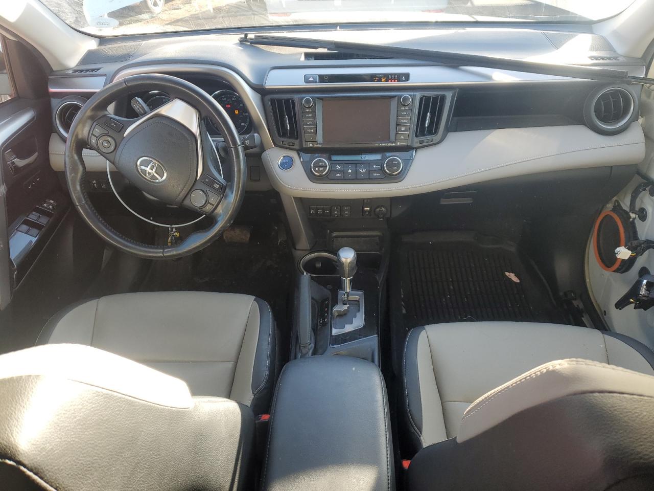 2017 Toyota RAV 4 - Image 8