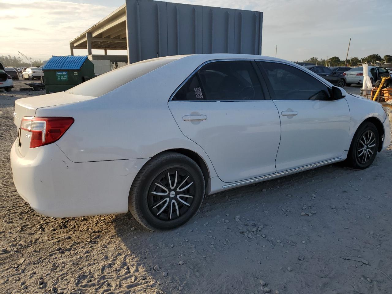 2014 Toyota Camry - Image 3