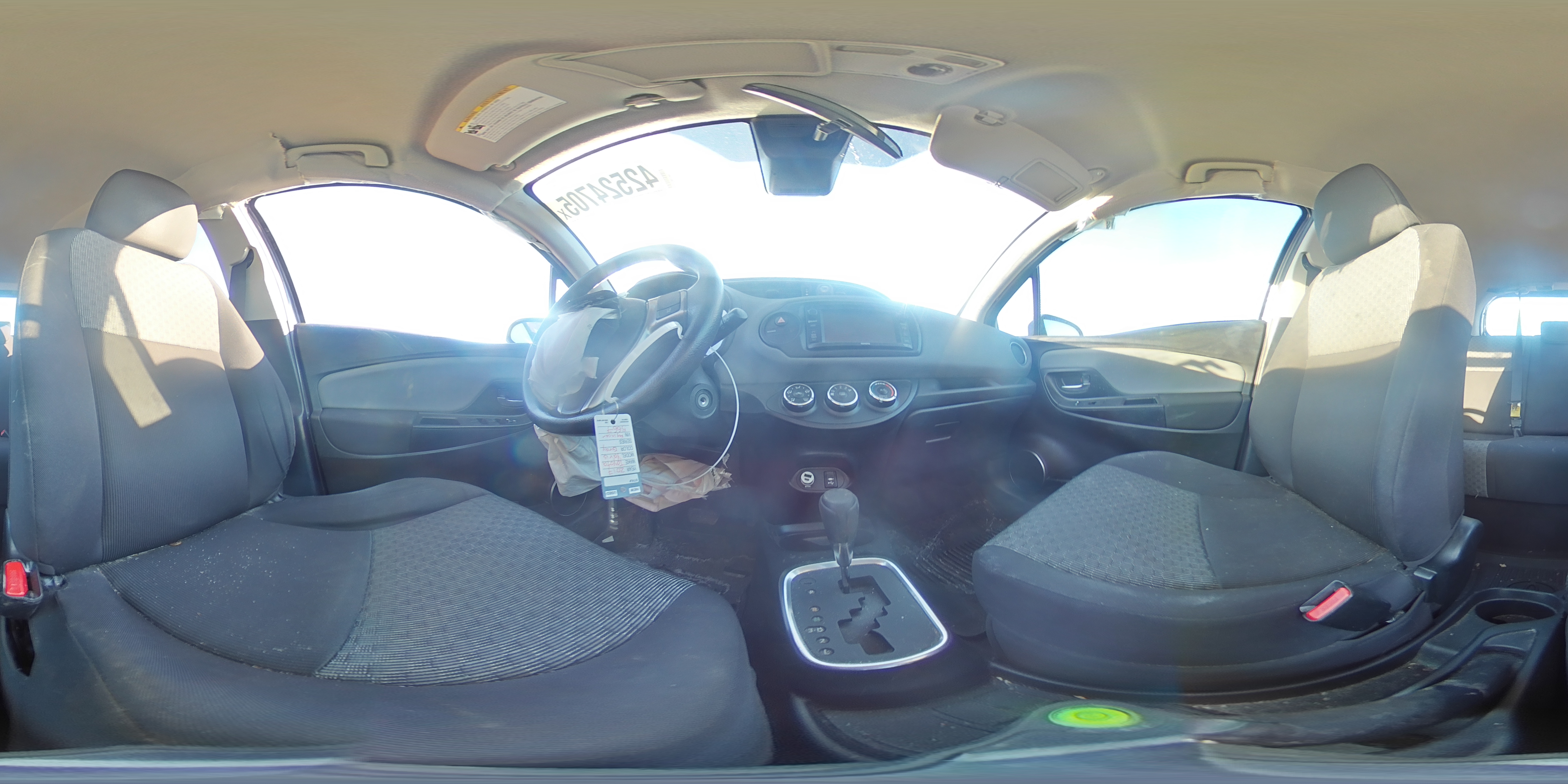 2017 Toyota Yaris - Image 12