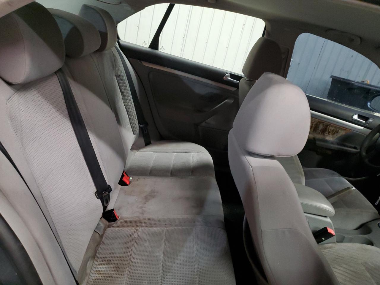 2008 Volkswagen Jetta - Image 10