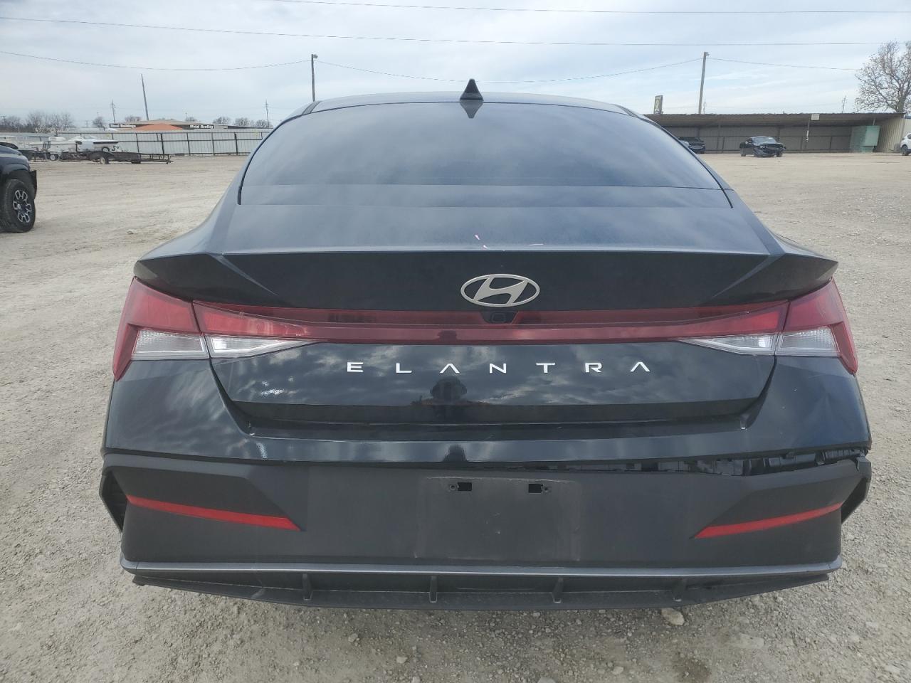 2024 Hyundai Elantra - Image 6
