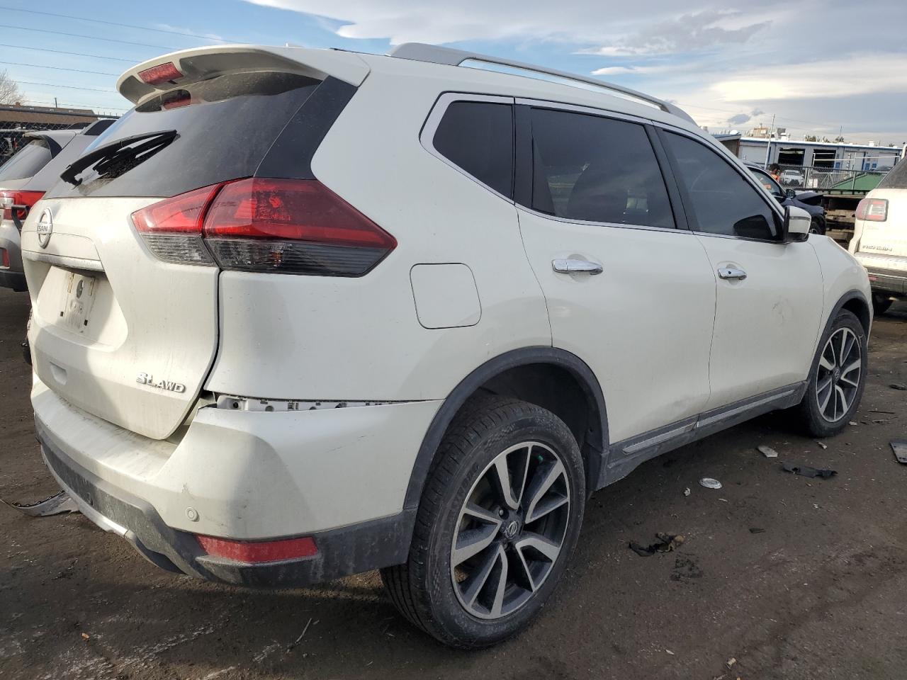 2019 Nissan Rogue - Image 3