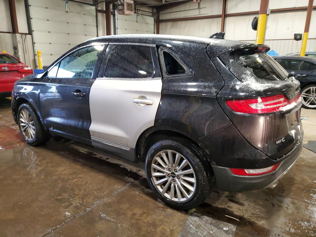 2019 Lincoln MKZ - Image 2