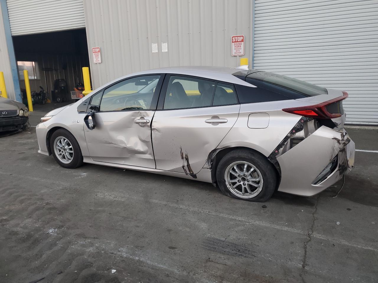 2018 Toyota Prius - Image 2