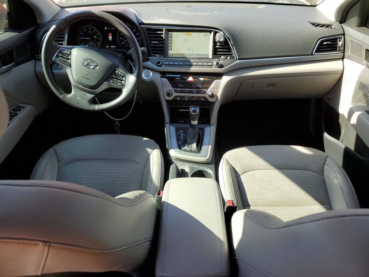 2017 Hyundai Elantra - Image 8