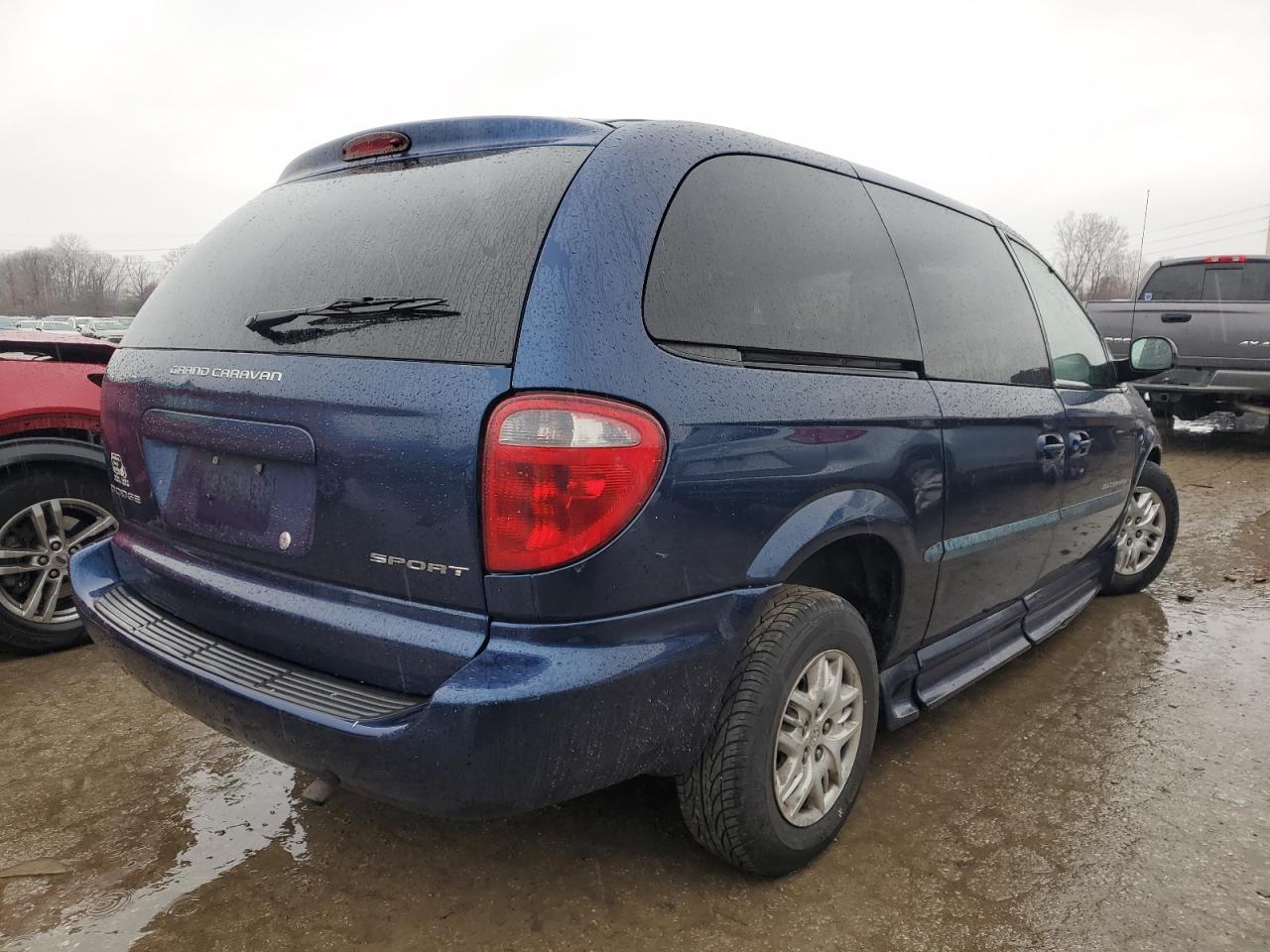 2002 Dodge Caravan - Image 3