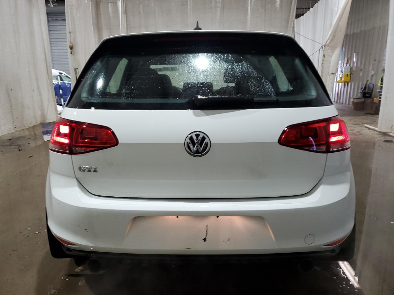 2017 Volkswagen GTI - Image 6