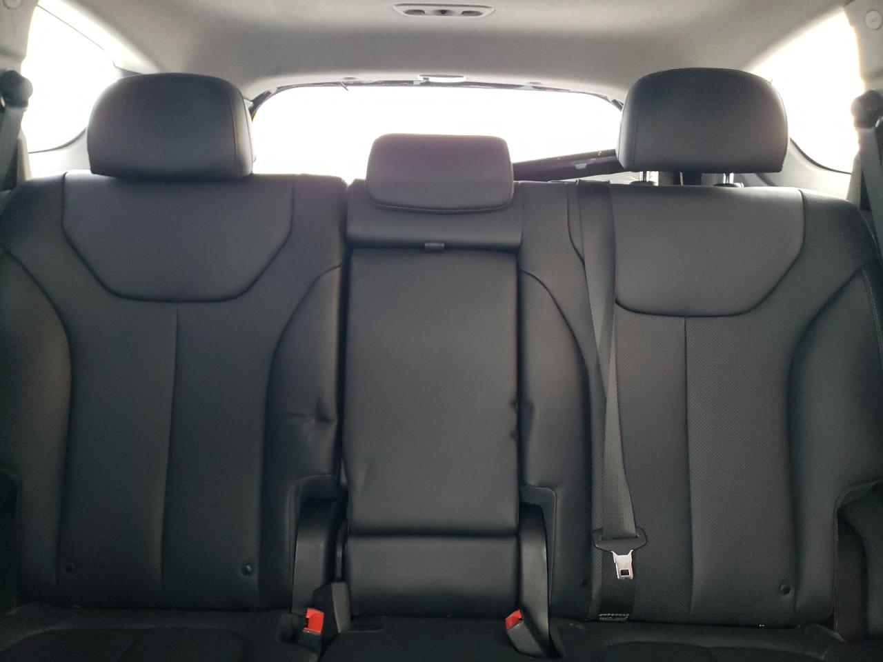2020 Hyundai Santa Fe - Image 10