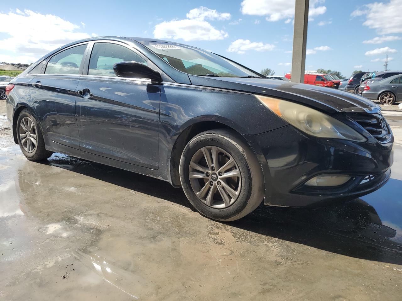2012 Hyundai Sonata - Image 4