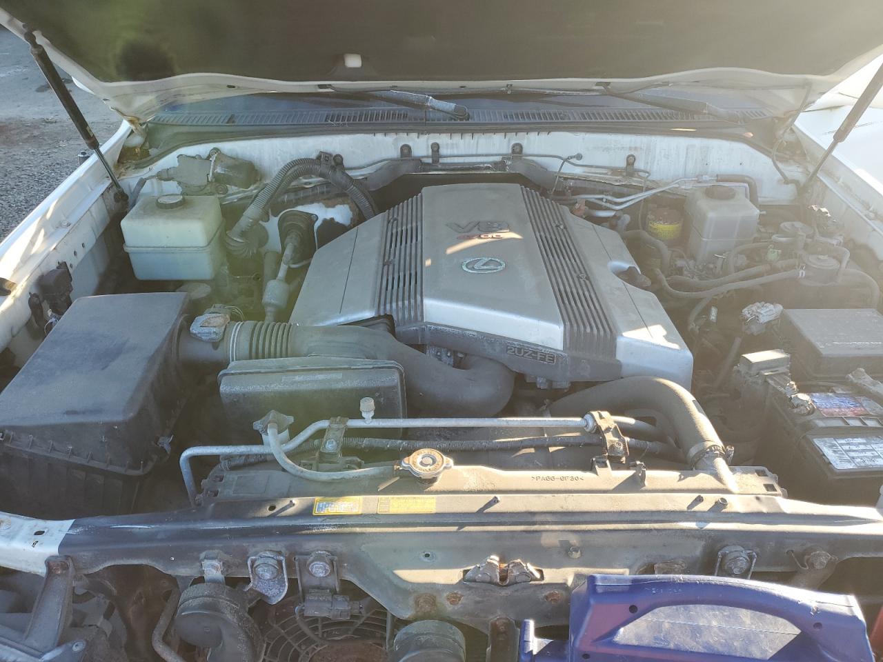 1999 Lexus LX - Image 12