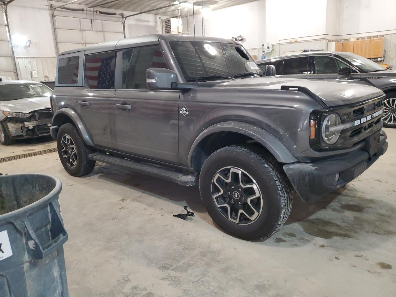 2023 Ford Bronco - Image 4