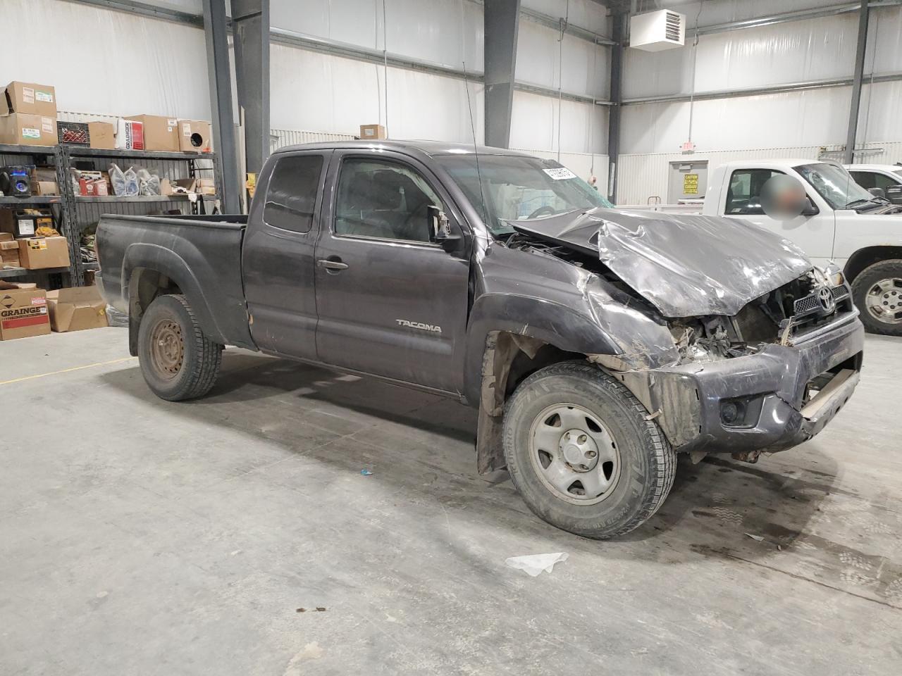2015 Toyota Tacoma - Image 4