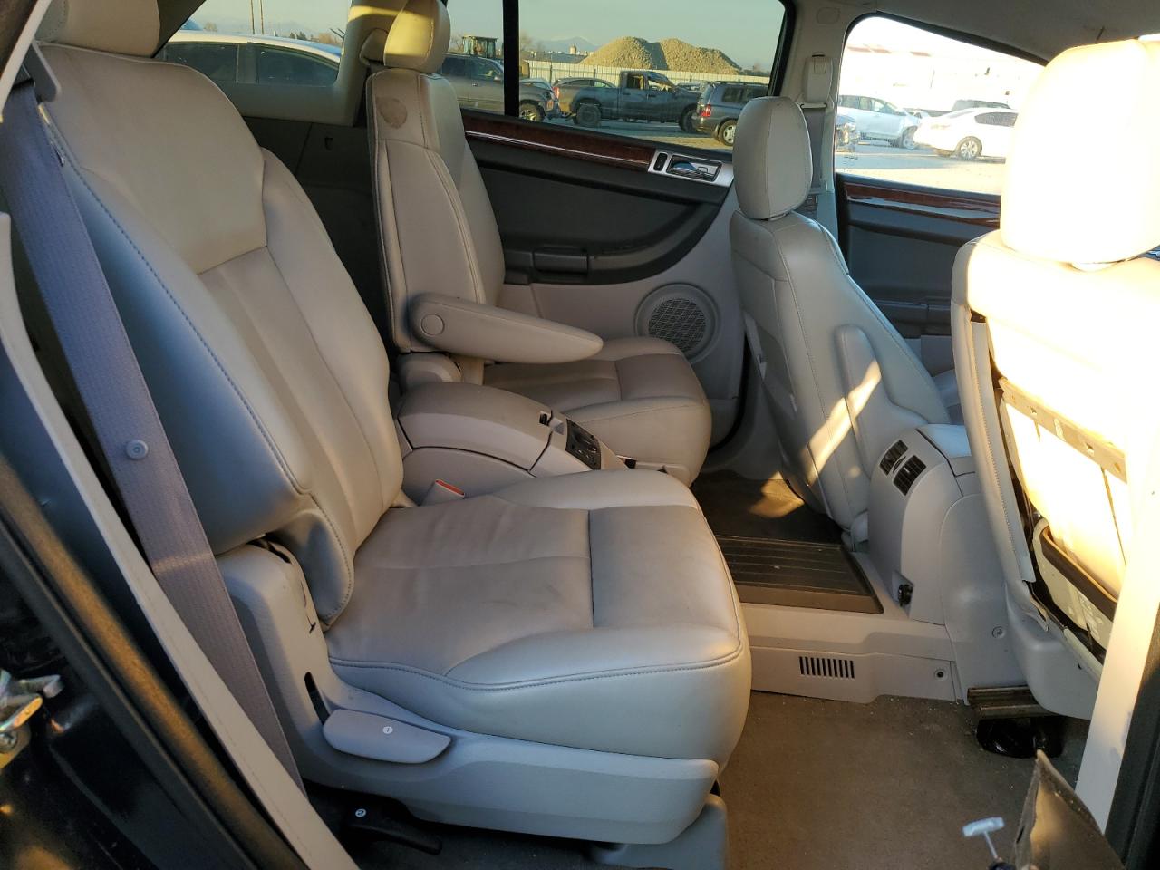 2007 Chrysler Pacifica - Image 11