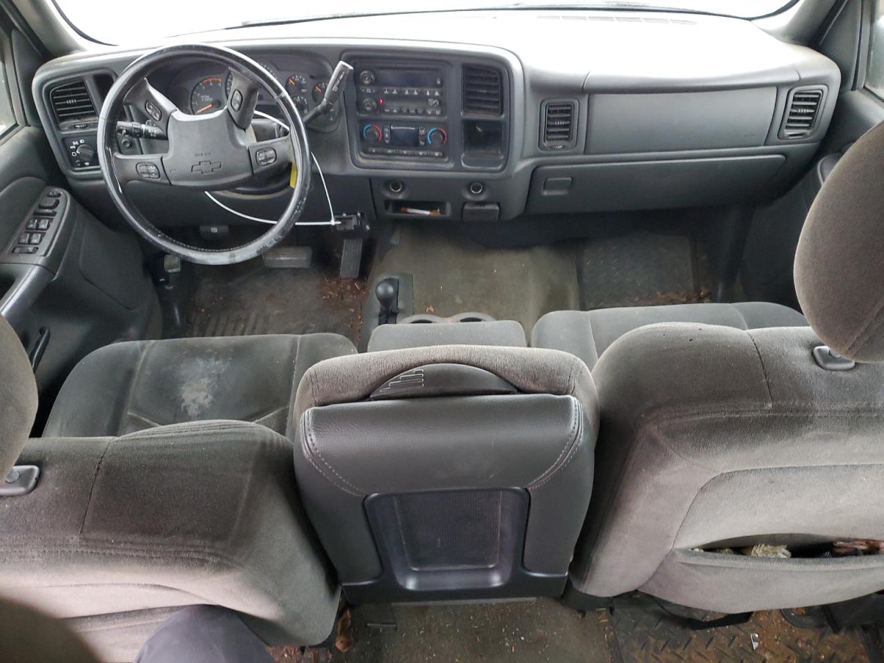 2005 Chevrolet Silverado - Image 8