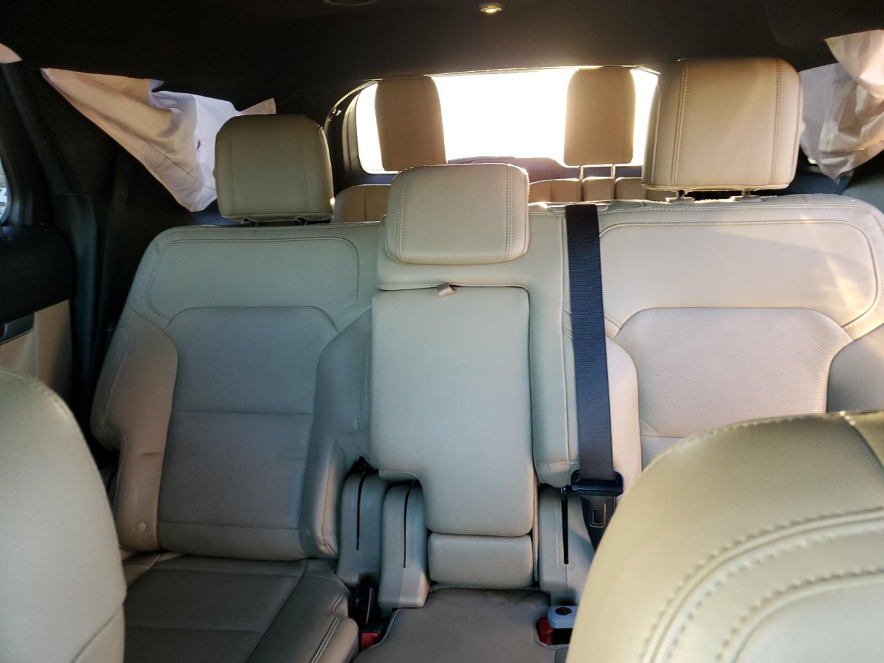 2016 Ford Explorer - Image 10