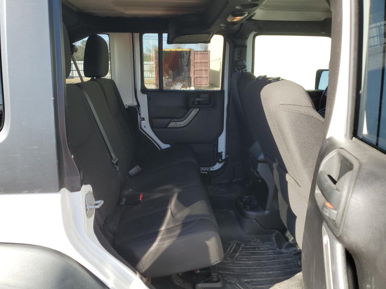 2015 Jeep Wrangler - Image 10