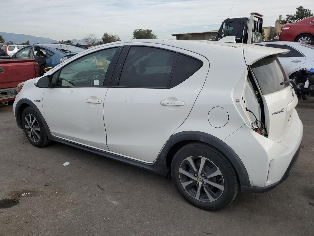 2018 Toyota Prius - Image 2