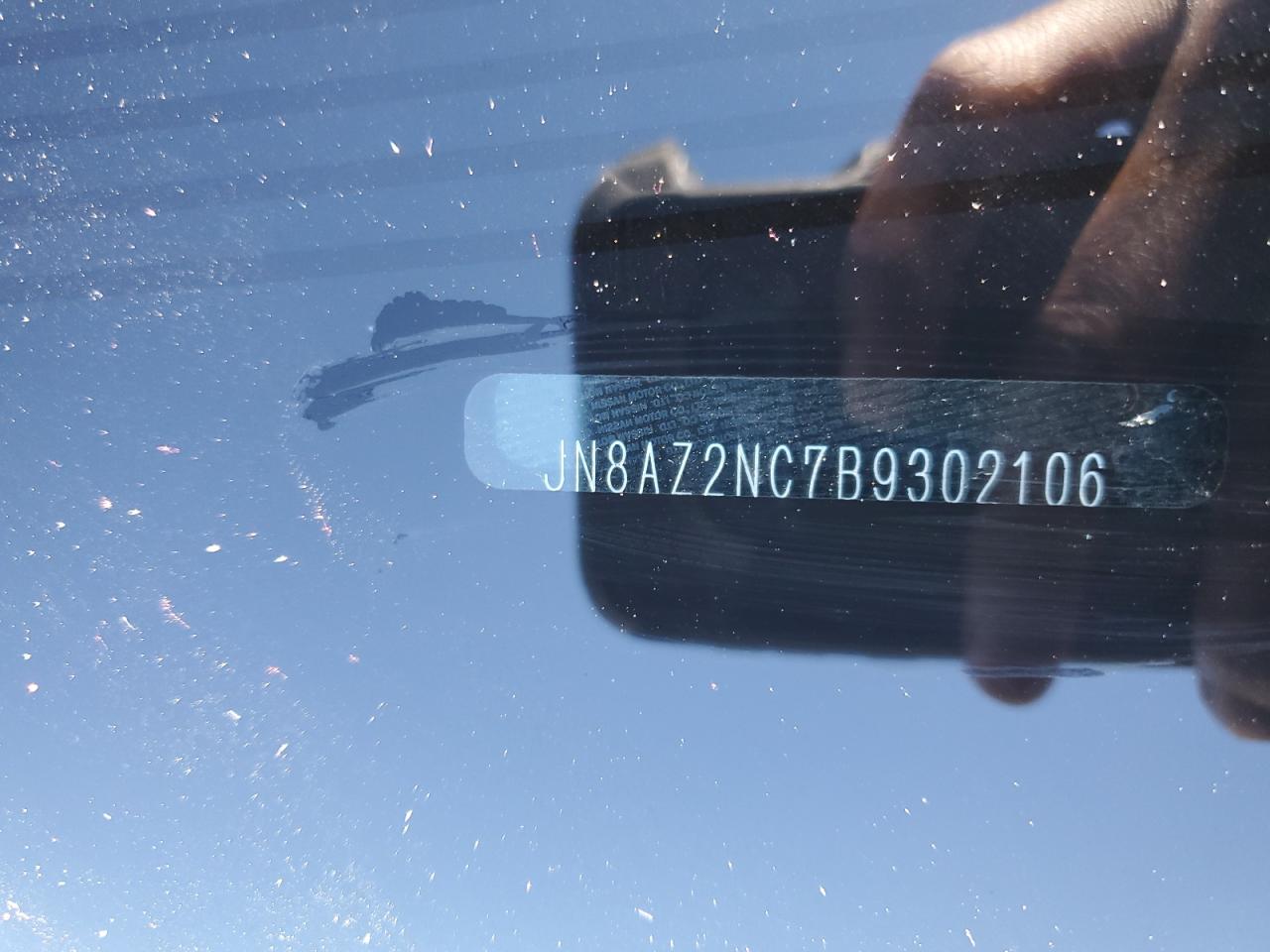 2011 Infiniti QX56 - Image 13