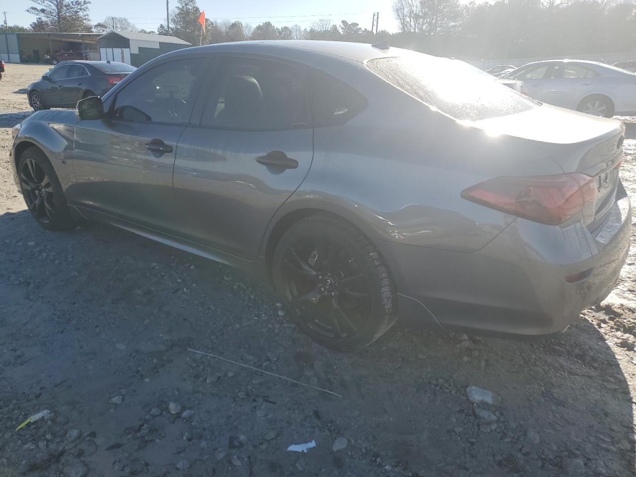 2016 Infiniti Q70 - Image 2