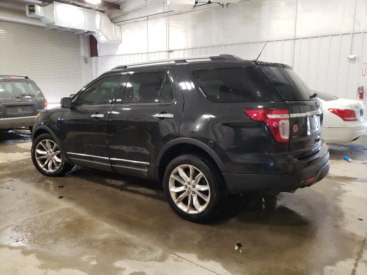 2015 Ford Explorer - Image 2